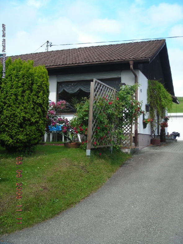 http://www.garloff.info/pixlie/cache/vs_Haus&Umgebung_DSCN1349.JPG